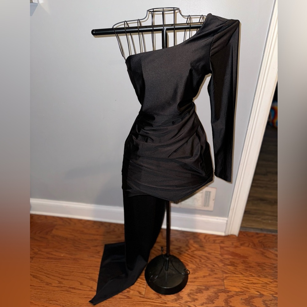 Waiting for your love Midi Dress- Fashion Nova - Picture 3 of 4